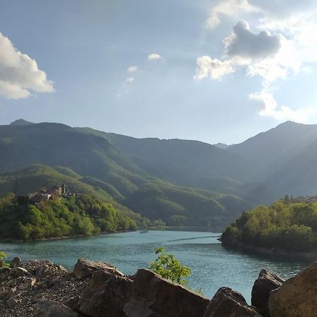 Casa Vacanze Al Colletto - Con Terrazza Panoramica In Centro Storico Vagli di Sotto Eksteriør billede