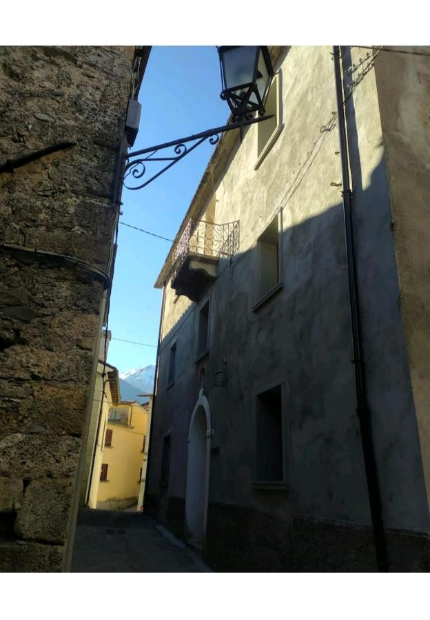 Casa Vacanze Al Colletto - Con Terrazza Panoramica In Centro Storico Vagli di Sotto Eksteriør billede