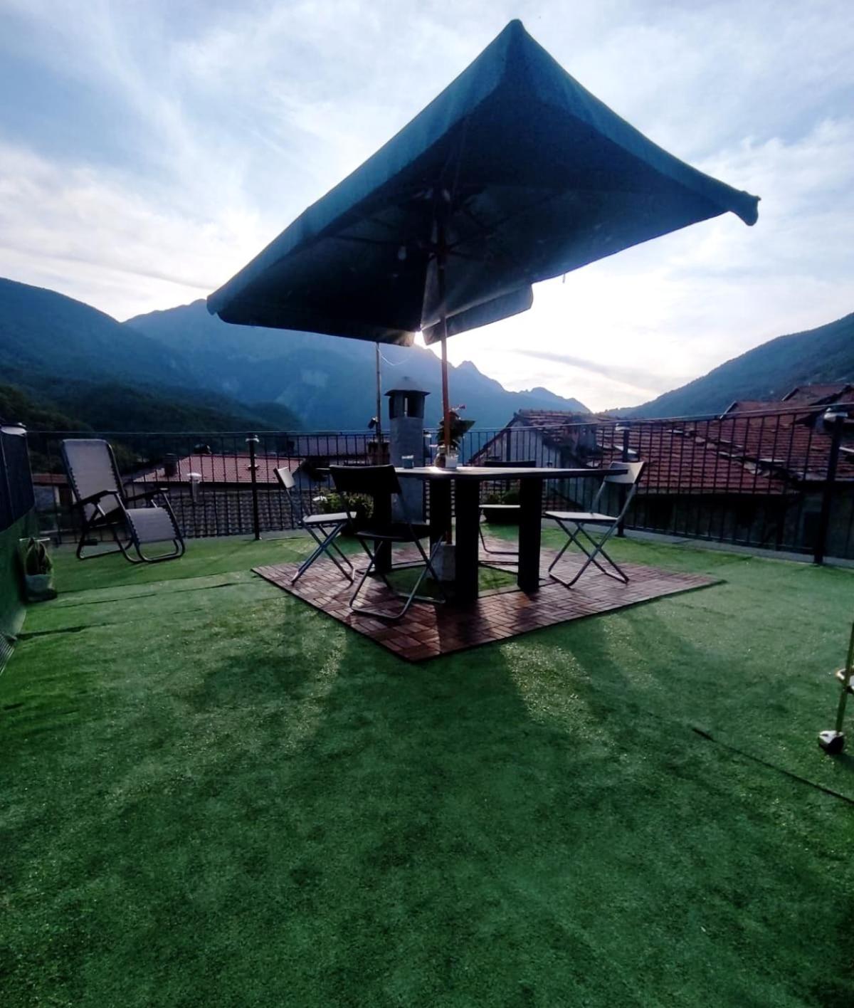 Casa Vacanze Al Colletto - Con Terrazza Panoramica In Centro Storico Vagli di Sotto Eksteriør billede